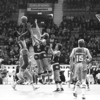 1975-498 Alviks Nr 9 Glenn Berry